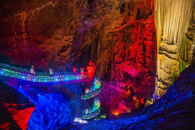 重庆巫溪灵巫洞,被誉为"三峡库区第一洞",洞中充满了神秘色彩