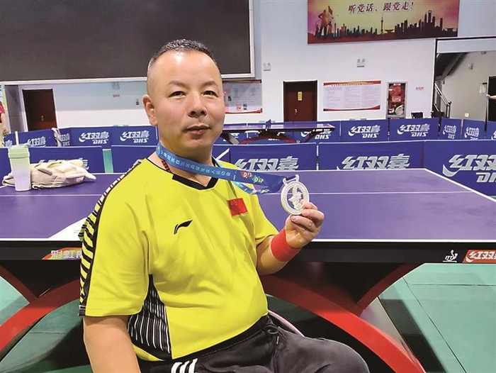 高位截瘫乒乓球手袁杰没丢下热爱收获精彩人生