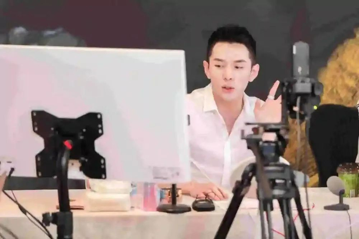 李佳琦背后站着戚振波的资本！网红主播努力与个人努力两回事