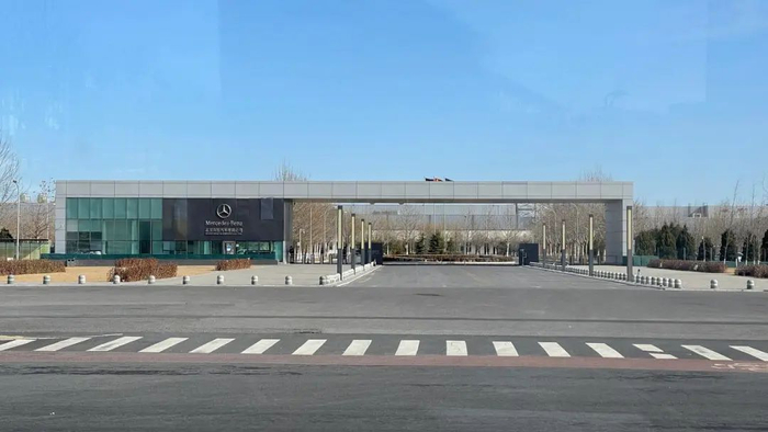 glb级,e级长轴距版,c级长轴距版等,而顺义工厂能够实现混线生产奔驰