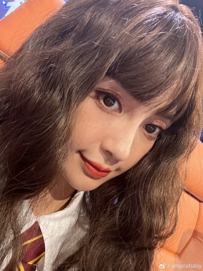 网友日本偶遇angelababy逛街,真的太美了吧,造型好好看……|太美|造型
