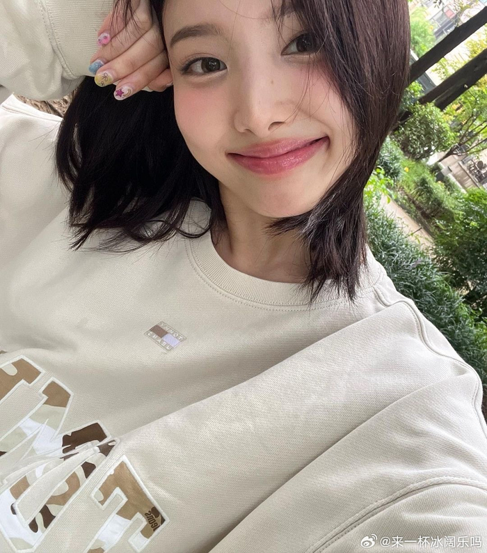 好清爽的短发脸 每次都很用心寄来明信片 一天换一张头像特别贴心