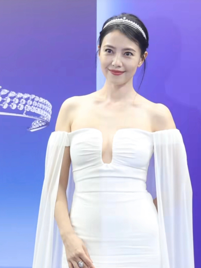 深v|高圆圆|太美_新浪新闻