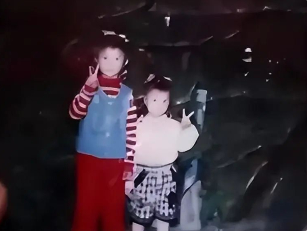 香香与梅梅合影