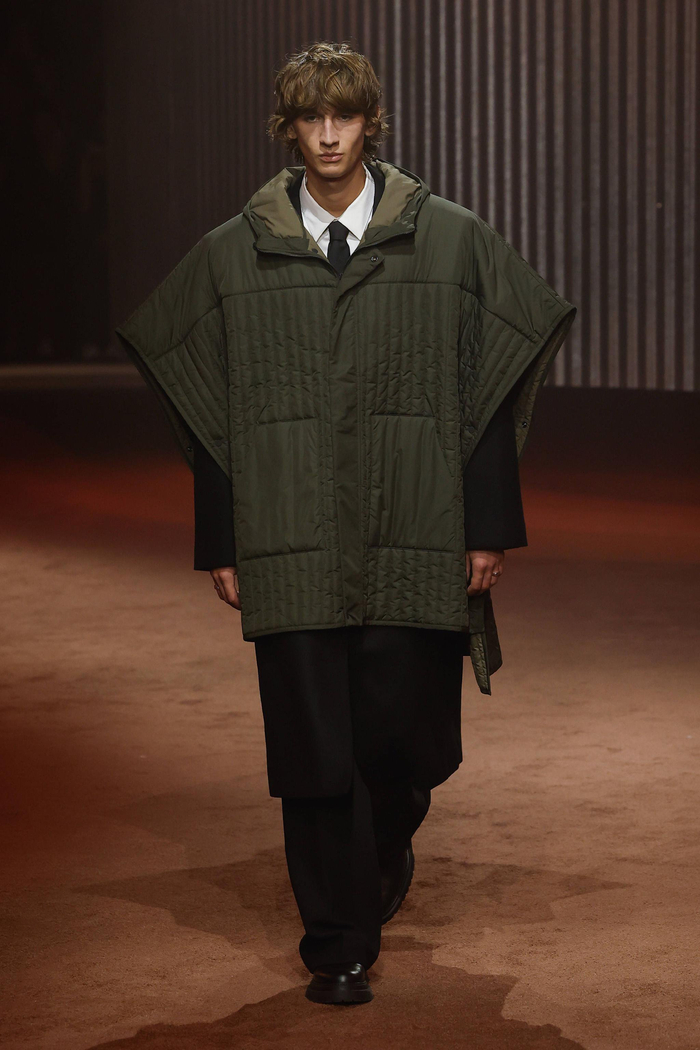 cos品牌在纽约举行时装秀|西霸|时装秀|纽约_新浪新闻