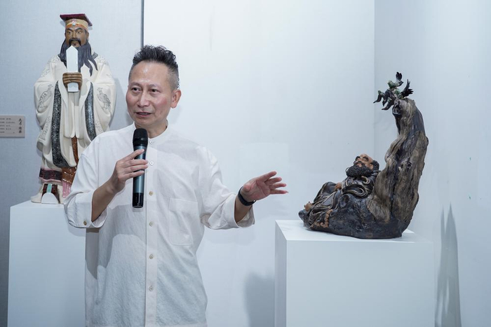 中国陶瓷艺术大师黄志伟从艺40周年