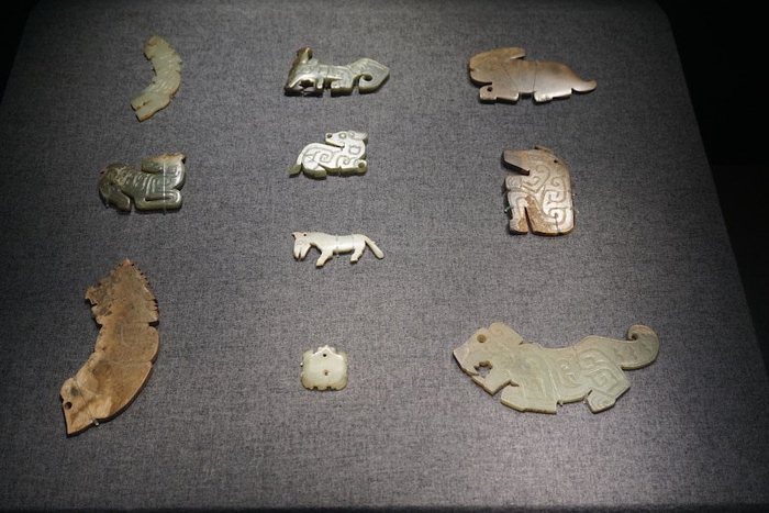 殷墟妇好墓出土的动物形玉饰