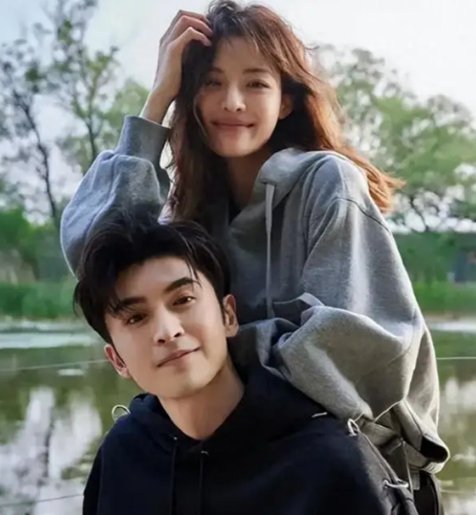 郭敬明新男友?打胎男认识地头蛇?少班主被赶出家门?