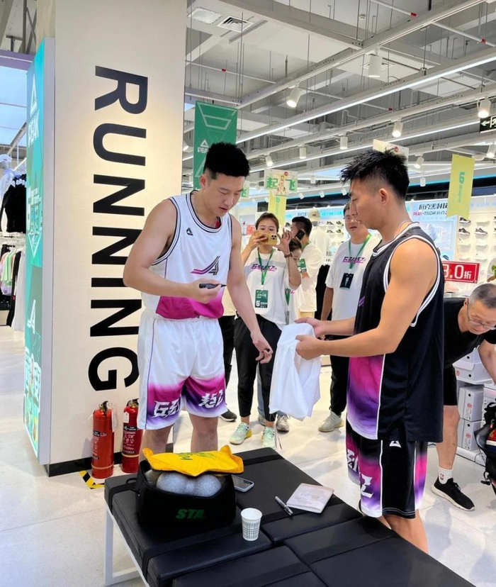 中国头部野球网红收入惊人野球帝晒出球员薪资开启新合作模式