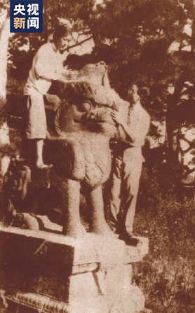 △梁思成与妻子林徽因