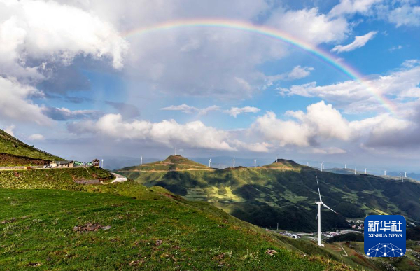 韭菜坪景区风光。新华社发（范晖 摄）
