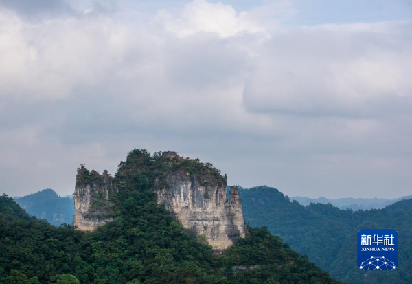 云台山景区拍摄的笔架山。新华社记者 刘续 摄