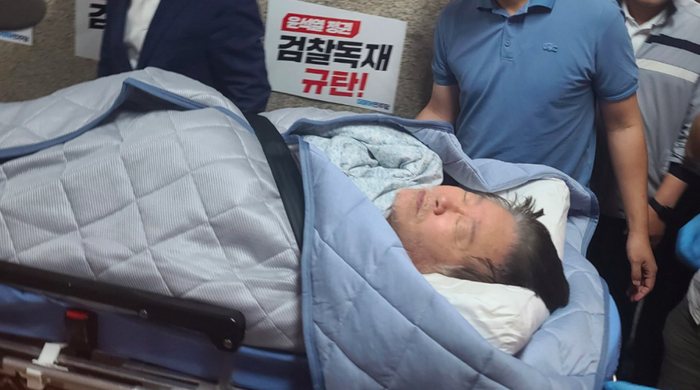 　李在明绝食19天被送往医院