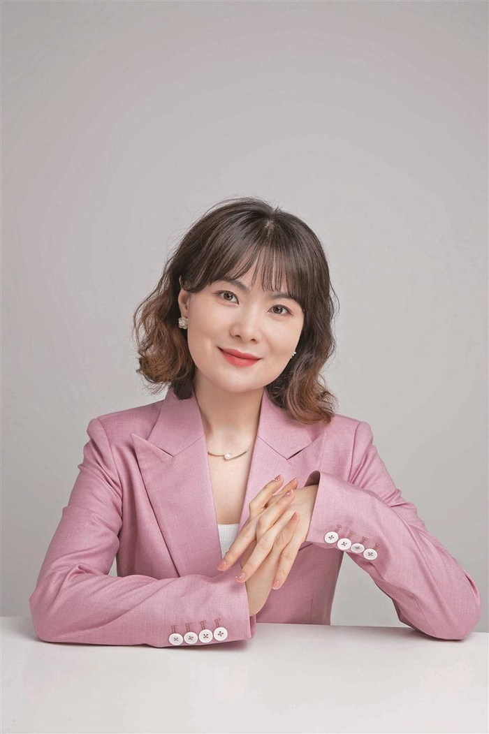 名优班主任代表 王小玲荣誉班主任代表 王丽琴