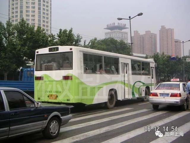 73路SK6105KHP1型客车（拆空调），中山南二路（魏家钧 摄）