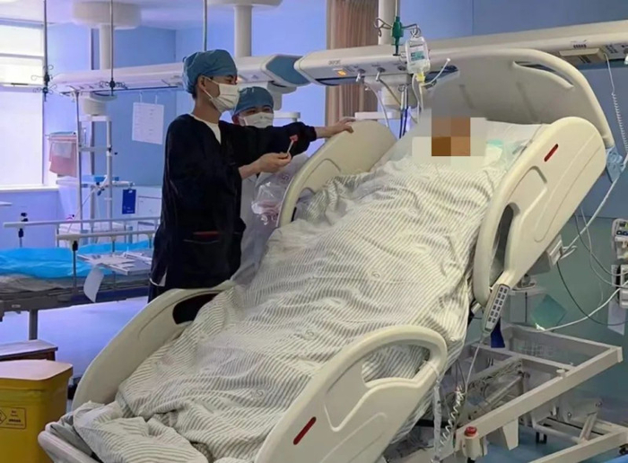 14根肋骨骨折,刺破肺脏导致胸腔内大出血,患者最终……|ecmo|肺脏