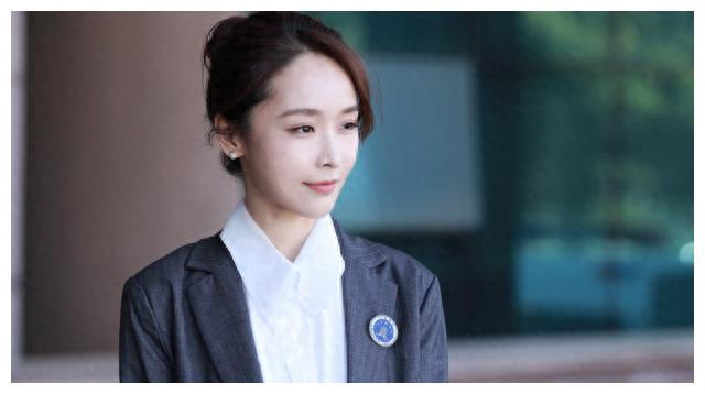 《满城尽带黄金甲》,这部电影集结了周润发,巩俐,周杰伦,刘烨