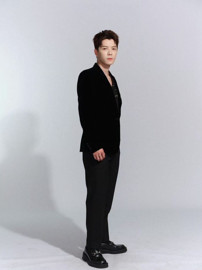 祝福王栎鑫生日快乐,期待更好的舞台,带来全新作品|王栎鑫_新浪新闻