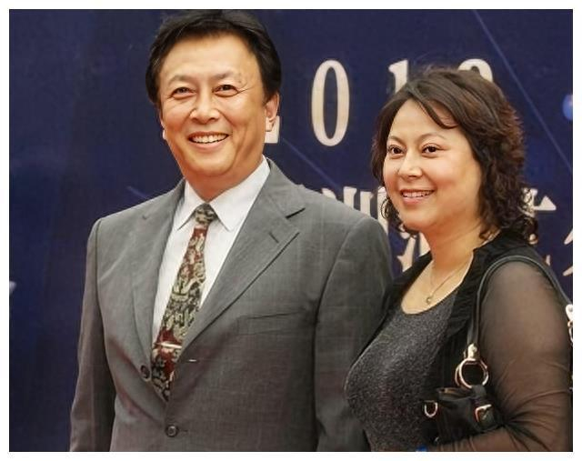 唐国强的妻子美貌无匹与刘晓庆陈冲同框