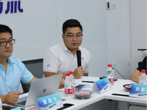 g7易流华北业务部负责人王兴彪与危化货运经营者分享了这半年对危化