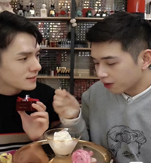 李佳琦人设崩塌当年和他一起创业的付鹏如今怎样了