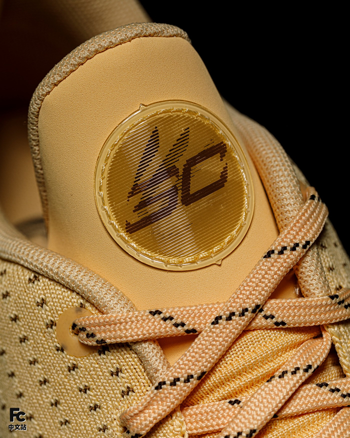 库里签名鞋科技新升级还有亲友限定配色回归