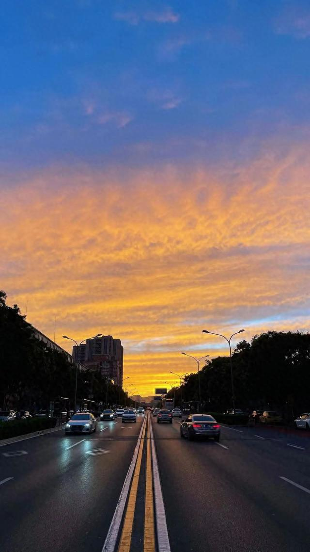 今天,北京的晚霞刷屏了!|北京市_新浪新闻