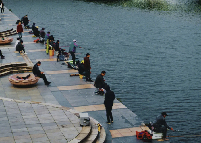 沉迷钓鱼的男性群体越来越庞大