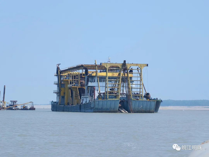 公安机关查扣的皖宝盛工777号涉案采砂船拍卖招商公告|拍卖|采砂船