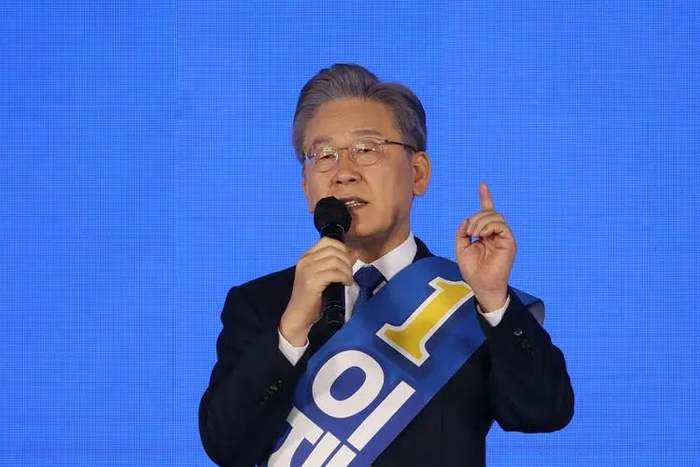 绝食抗议18天的李在明，在韩国政界却不是孤例__财经头条__新浪财经
