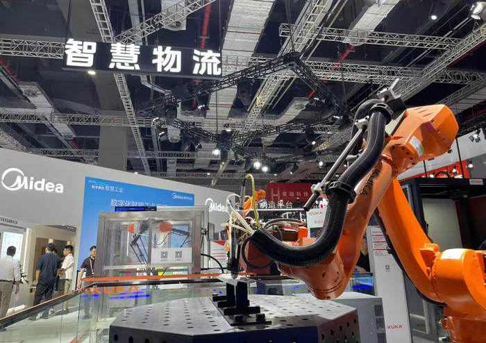 中外企业畅谈工业元宇宙前景 仿真标准化亟待解决|西门子|机器人|宇宙