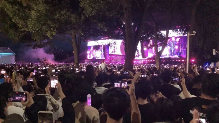 瓜洲音乐节凤凰传奇现场，图源受访者