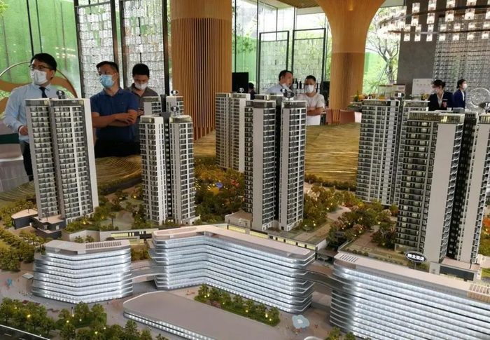 广州楼市限购政策影响了不少有意向购房的人士入市 陈玉霞 摄
