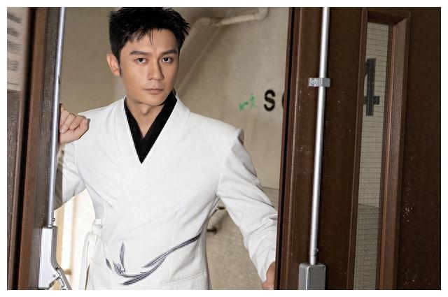 闫妮|李晨|恋情_新浪新闻