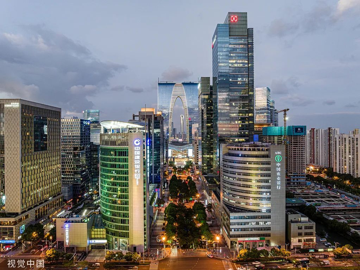 苏州工业园区，金鸡湖商业区。资料图