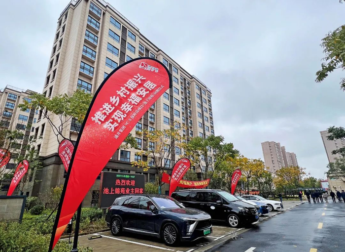 2022年11月28日，上海市一处提供了854套保障房的项目开始办理交房手续。图/视觉中国 