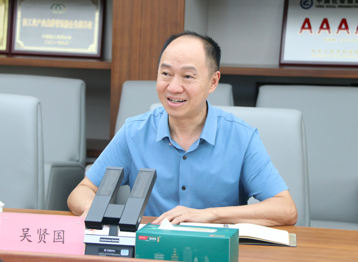 广宣部主任李蕾,华夏酒报副总编辑孙文东,副总经理魏斌,北京办事处