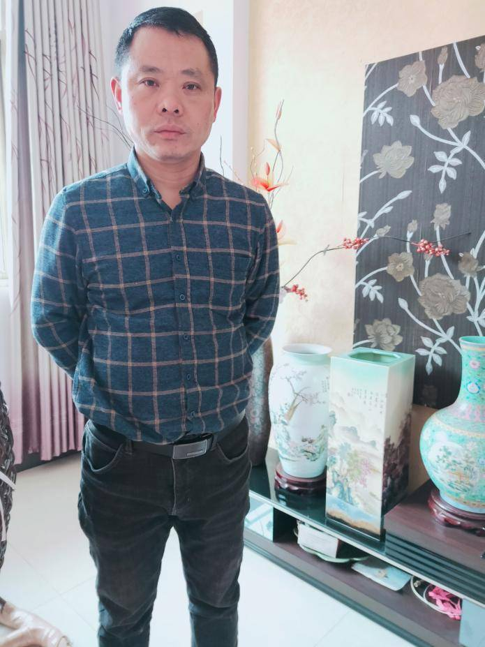 朱武,出生于1970年12月,祖籍江苏的他,却深深热爱着江西省景德镇这座
