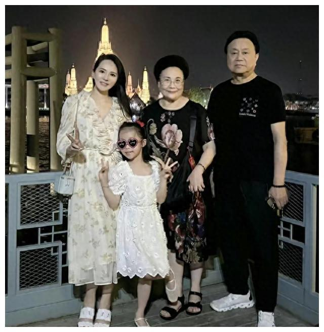 如果你需要此外,伊能静对第一段婚姻的孩子和娘家人的付出,秦昊表示