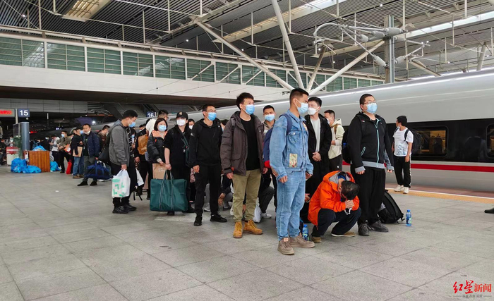 ↑警方抓获的犯罪嫌疑人