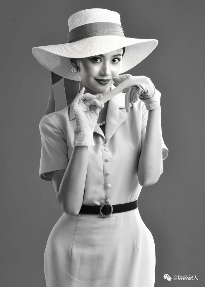 阿依帕丽:"我是一个不会放过自己的人"|喜剧|表演|阿依帕丽_新浪新闻