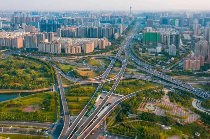 郑州的立体交通网。（图/图虫创意）