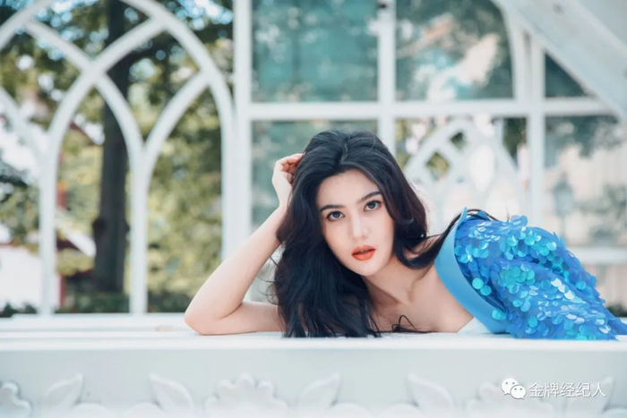 阿依帕丽:"我是一个不会放过自己的人"|喜剧|表演|阿依帕丽_新浪新闻