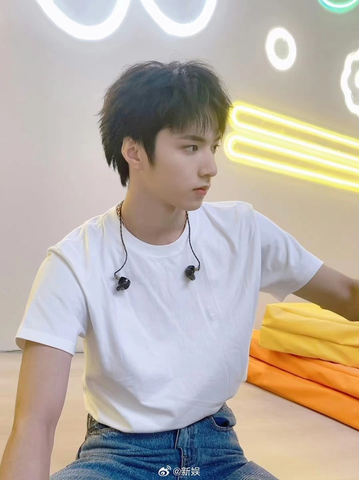 刘耀文_新浪新闻