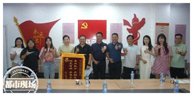 江西广播电视台都市频道《青春音乐会》制片人熊亚芝表示:"青春音乐会