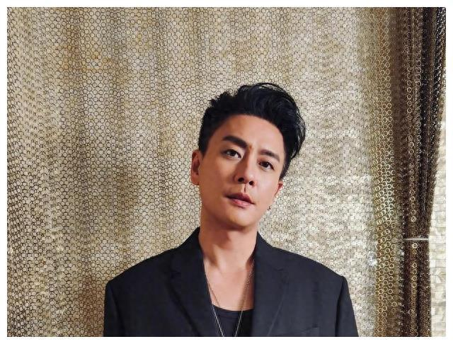 黄宗泽曝光最新近照,海王生活痞帅魅力!|海王|黄宗泽|娱乐圈_新浪新闻