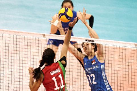 2023年9月17日，在浙江省宁波市举行的巴黎奥运会女排资格赛A组比赛中，中国队以3比0战胜墨西哥队。新华社记者 陈斌 摄