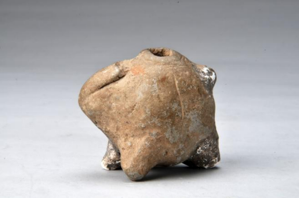 兔形陶埙 商代 1958年河南郑州市西郊纺织技校出土 河南博物院藏 通高5.3、长6.5厘米