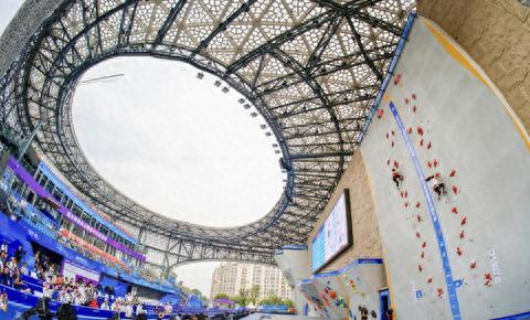 2023年5月29日，首届全国攀岩冠军赛在绍兴柯桥羊岩山攀岩中心举行。记者 朱海伟 摄