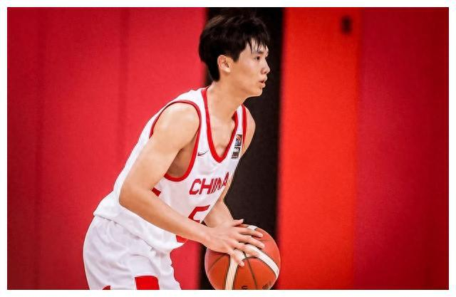 李晓勇再次陷入争议,7分钟同一战术惹争议|李晓勇|战术|男篮_新浪新闻